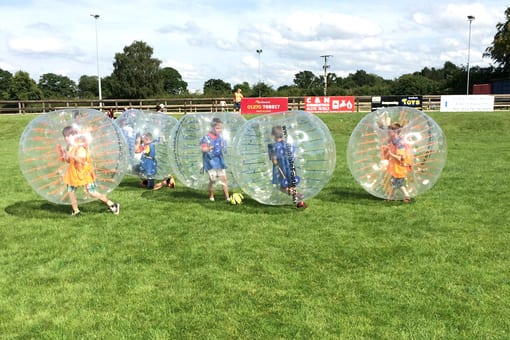 noleggio-gonfiabili-lodi-bubble-football-baby-02