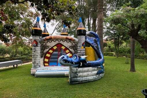 giochi-gonfiabili-per-bambini-castello-fantasy-vendita-02