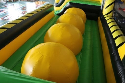 parco-giochi-gonfiabili-roma-wipeout-noleggio-04