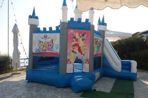 noleggio-gonfiabili-bologna-castello-combo-principesse-04